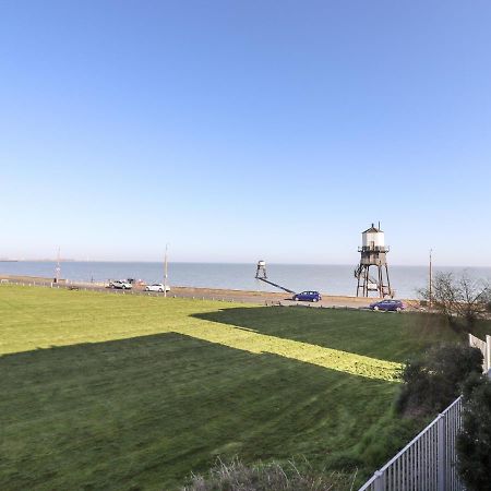 Flat 19 By The Beach Harwich Exterior photo